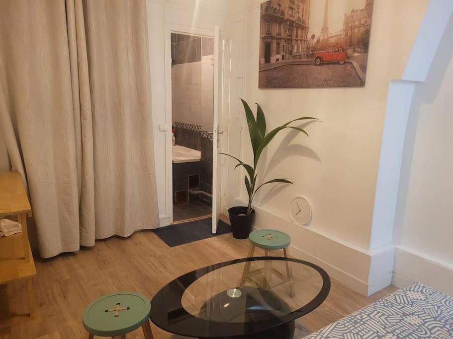Charmant Appartement Pres De Montmartre ปารีส ภายนอก รูปภาพ