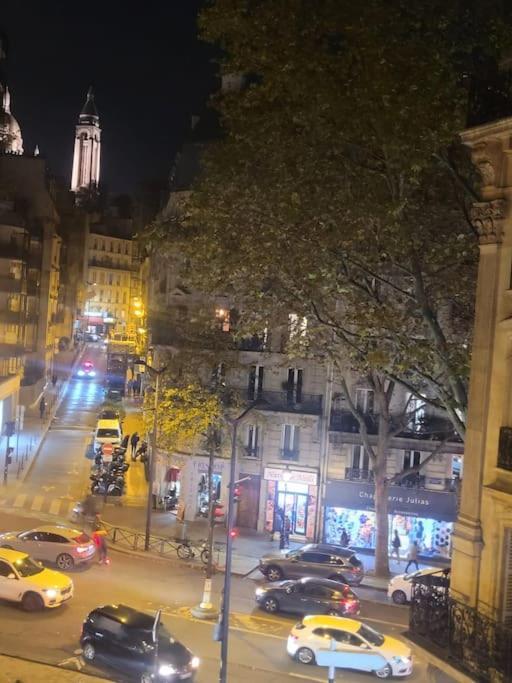 Charmant Appartement Pres De Montmartre ปารีส ภายนอก รูปภาพ