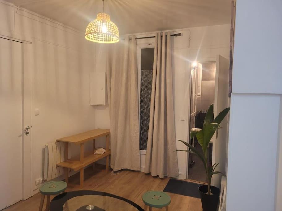 Charmant Appartement Pres De Montmartre ปารีส ภายนอก รูปภาพ